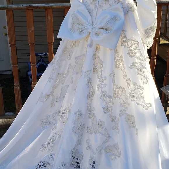 HP Read Below.Altered Size 10 Vintage Mori Lee Wedding Dress. Ready to wear. - Picture 7 of 14